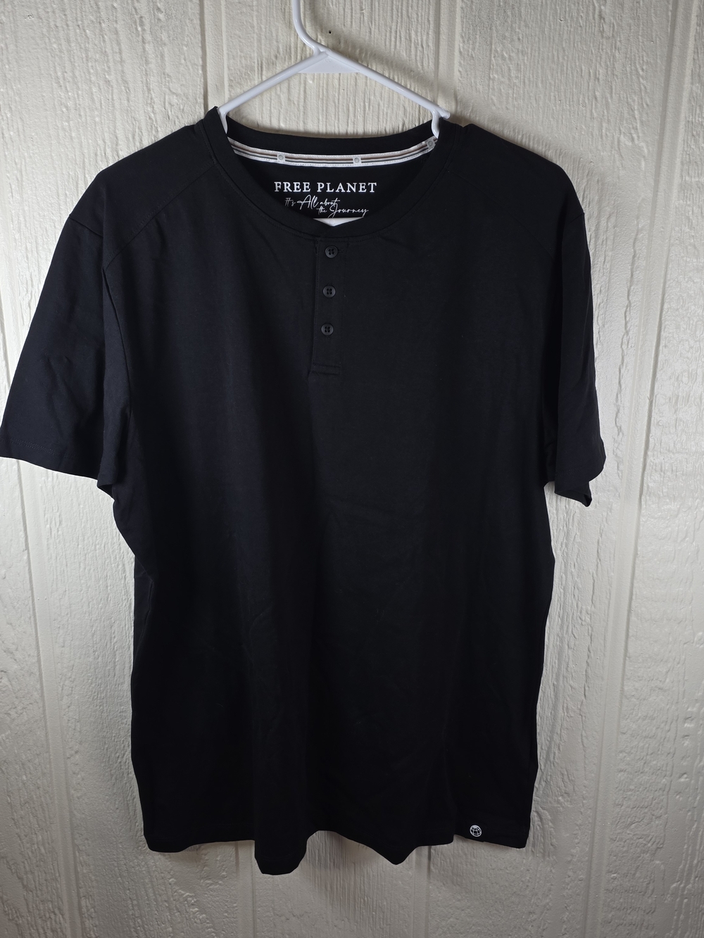 Men's Free Planet Black Short-Sleeve Henley Tee, Size XL